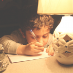 Boy under lamp douce 750 400